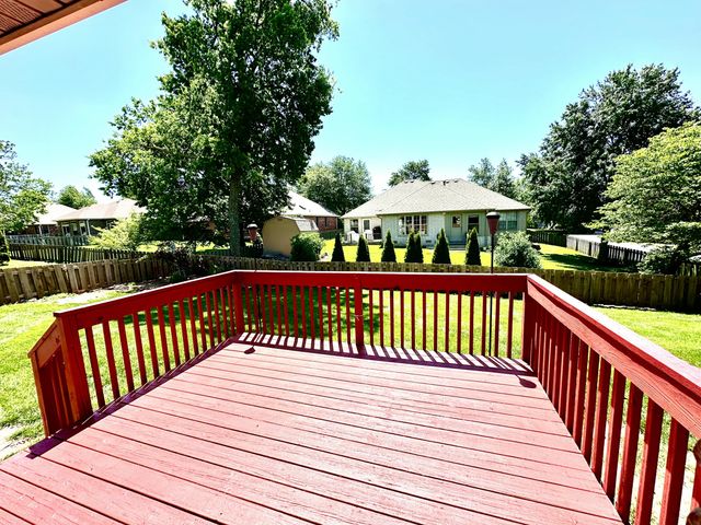 2282 W Camino Alto Street, Springfield, MO 65810