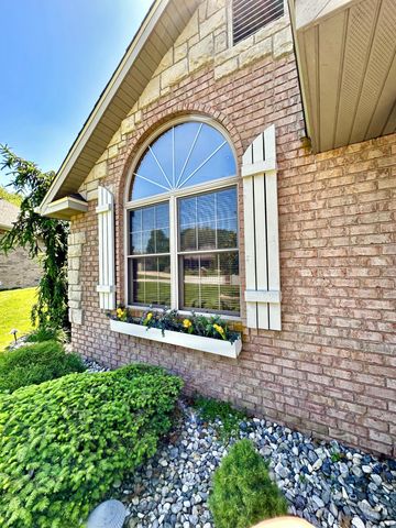 2282 W Camino Alto Street, Springfield, MO 65810