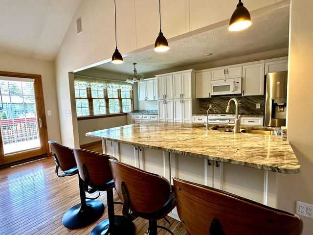 2282 W Camino Alto Street, Springfield, MO 65810