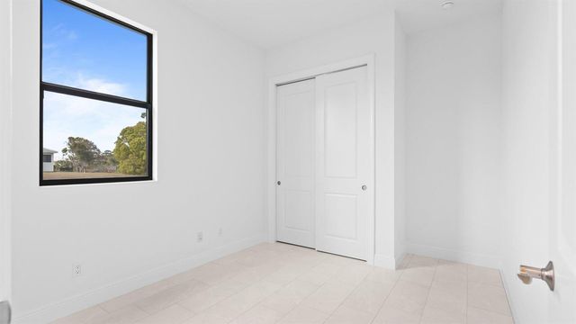 375 SE Via Sangro, Port St. Lucie, FL 34952
