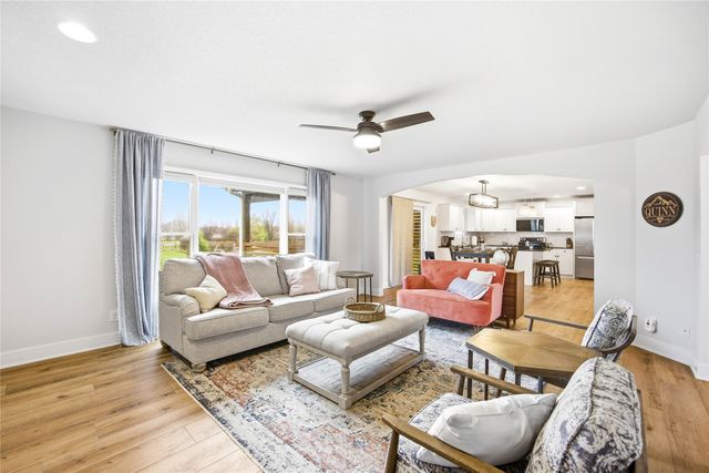 211 SW Oakmont Drive, Ankeny, IA 50023