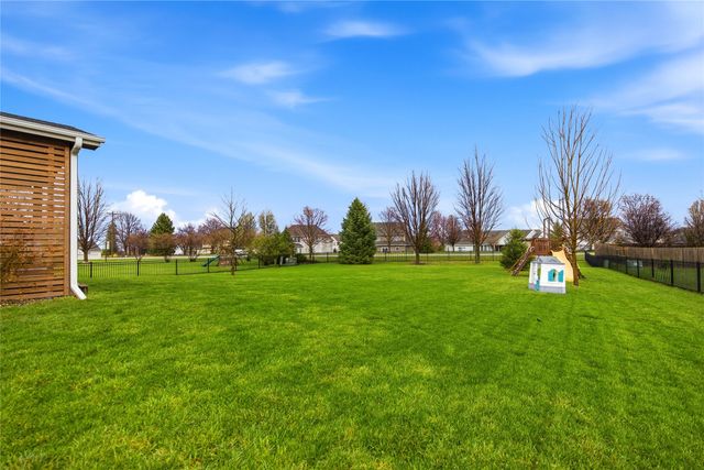 211 SW Oakmont Drive, Ankeny, IA 50023