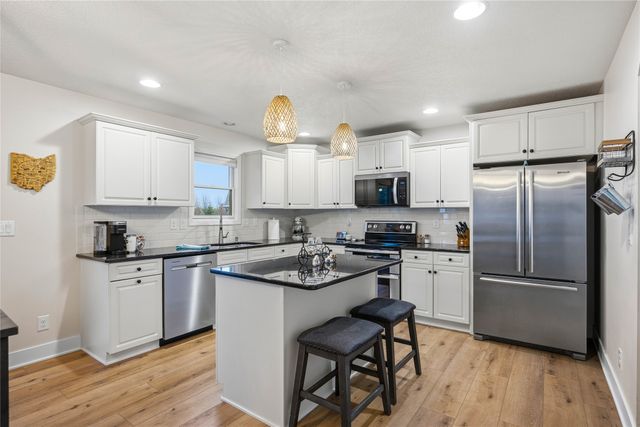 211 SW Oakmont Drive, Ankeny, IA 50023