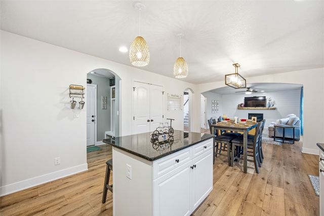 211 SW Oakmont Drive, Ankeny, IA 50023