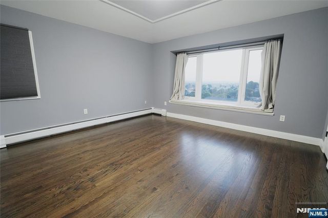 213 11th A, Palisades Park, NJ 07650