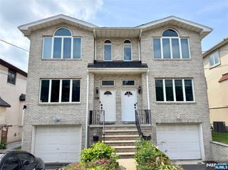 213 11th A, Palisades Park, NJ 07650