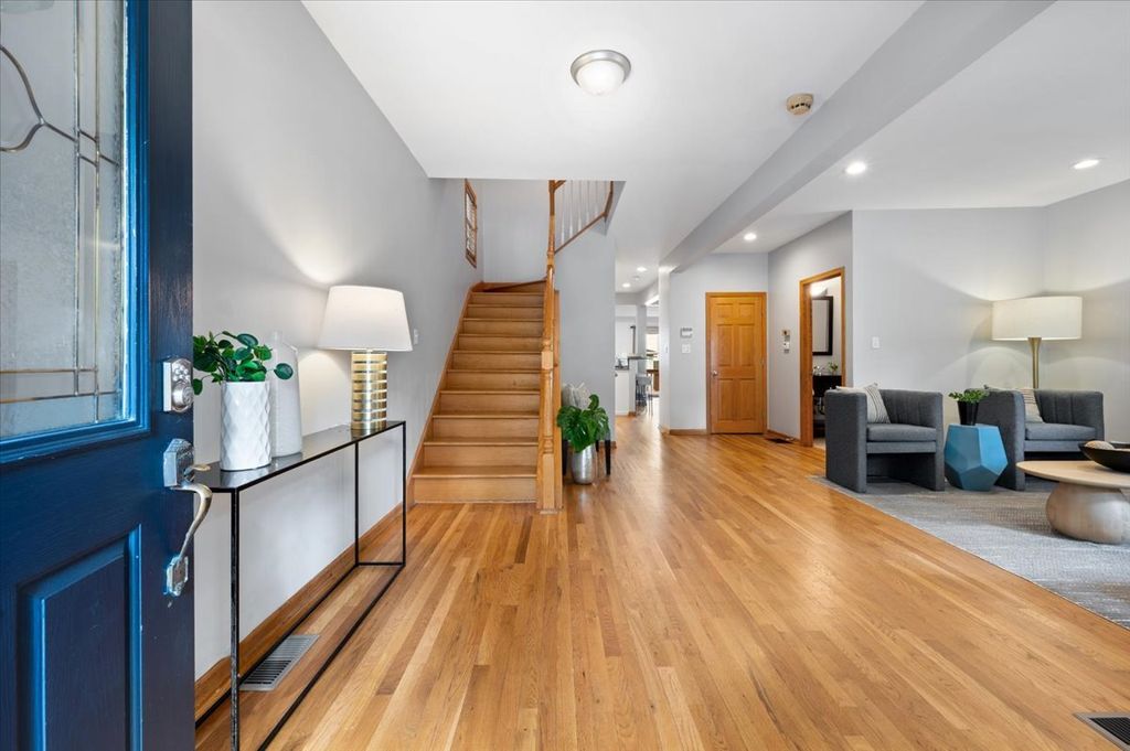 1930 W Wolfram Street, Chicago, IL 60657 — photo 4