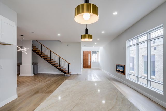 812 Premier Parkway, Grand Prairie, TX 75051