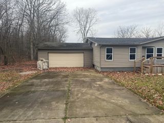15900 Sandburg Street, Romulus, MI 48174