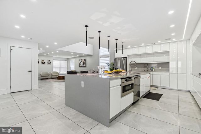 30 COUNTRY LANE DRIVE, Philadelphia, PA 19115
