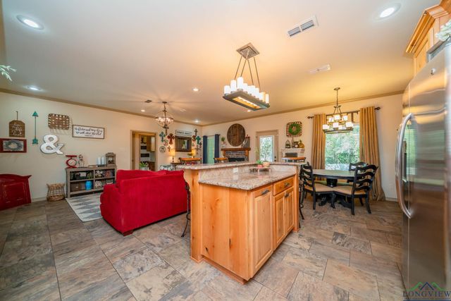 233 Collins Ct., Gladewater, TX 75647