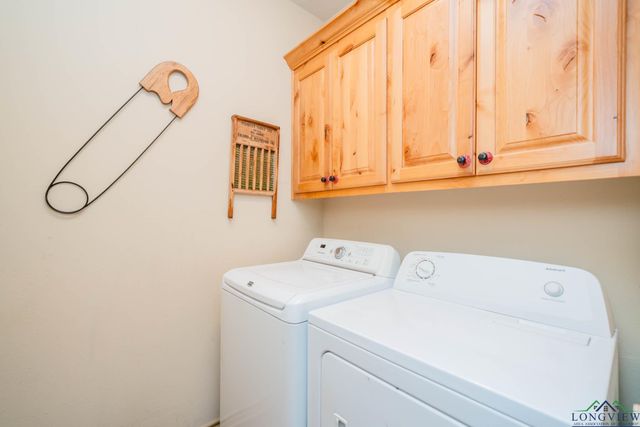 233 Collins Ct., Gladewater, TX 75647