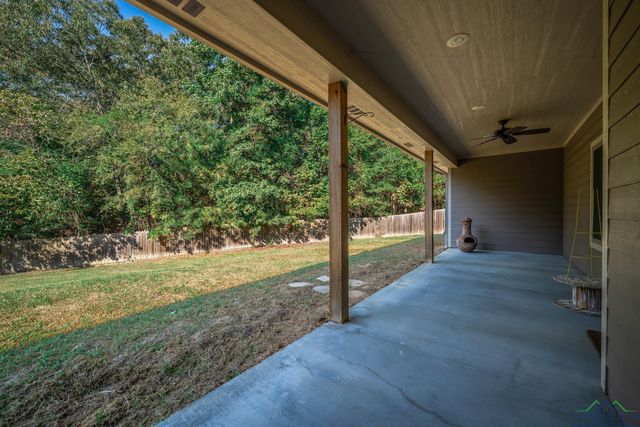 233 Collins Ct., Gladewater, TX 75647