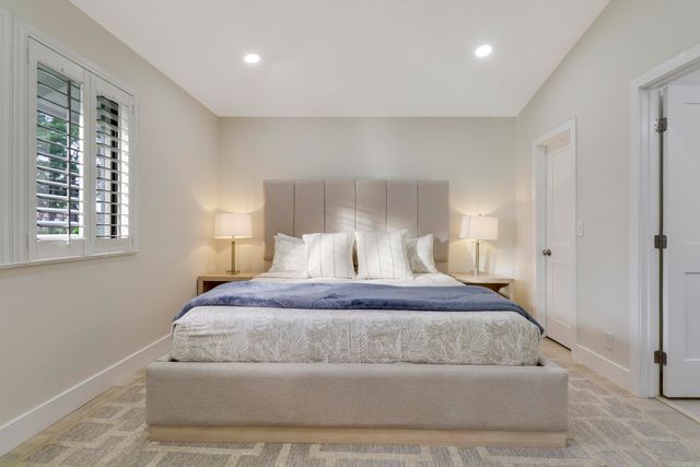 523 Club Drive, Palm Beach Gardens, FL 33418