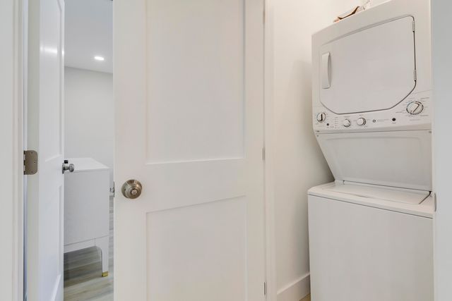 523 Club Drive, Palm Beach Gardens, FL 33418