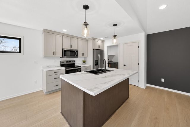 1420 Sunrise Avenue SE, Rochester, MN 55904