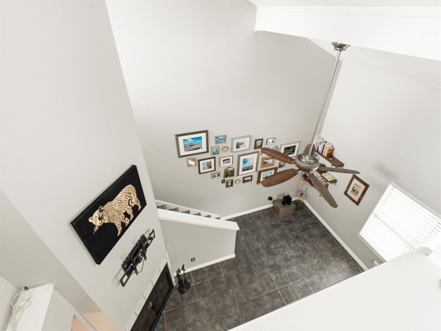 512 Eberhart LN 204, Austin, TX 78745