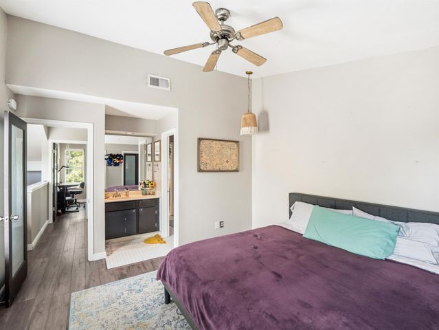 512 Eberhart LN 204, Austin, TX 78745