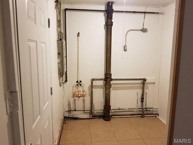 624 Royal Heights Road, Belleville, IL 62226