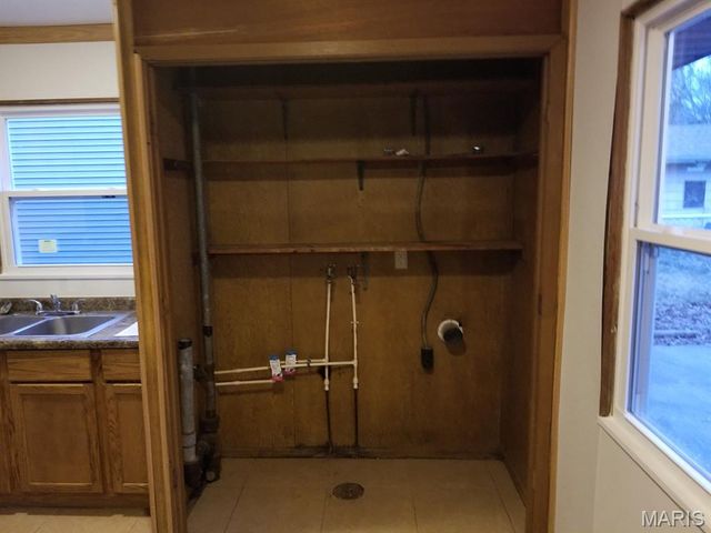 624 Royal Heights Road, Belleville, IL 62226