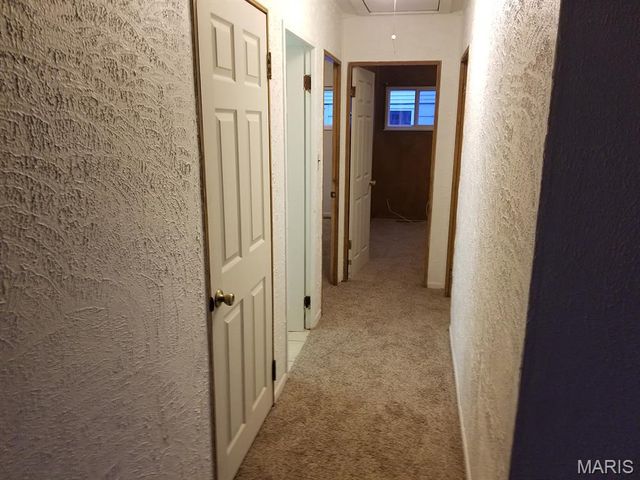 624 Royal Heights Road, Belleville, IL 62226