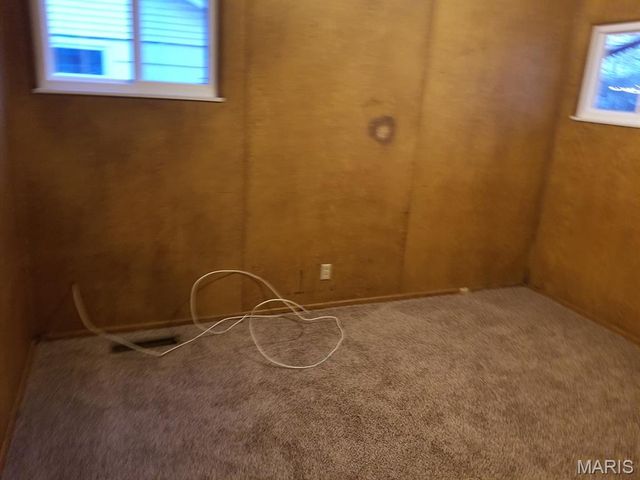 624 Royal Heights Road, Belleville, IL 62226