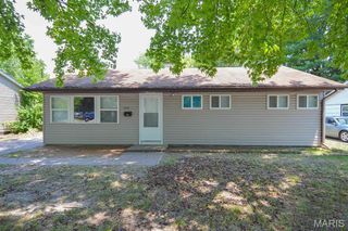 624 Royal Heights Road, Belleville, IL 62226