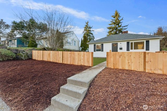 3112 SW 97th Street, Seattle, WA 98126