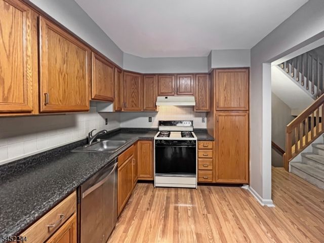 227 Canal Way, Hackettstown Town, NJ 07840