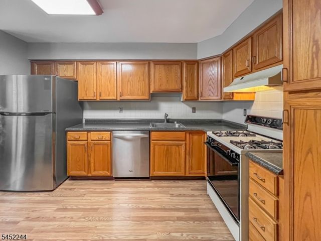 227 Canal Way, Hackettstown Town, NJ 07840