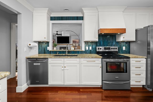 4074 4th street B, East Moline, IL 61244