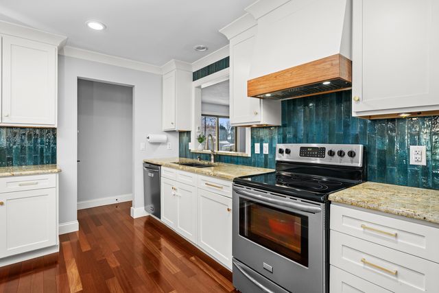 4074 4th street B, East Moline, IL 61244