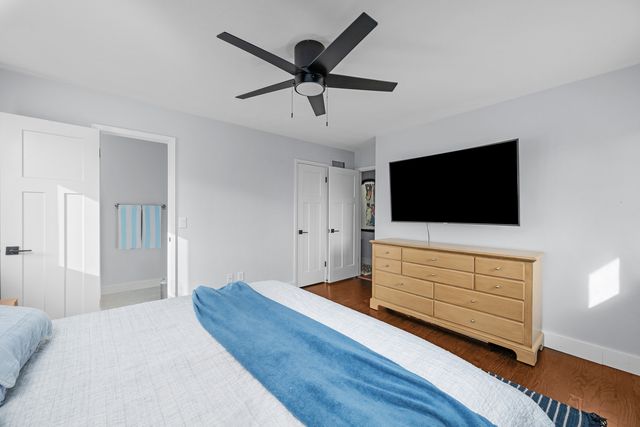 4074 4th street B, East Moline, IL 61244