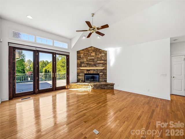 35 Stonecrest Court, Flat Rock, NC 28731