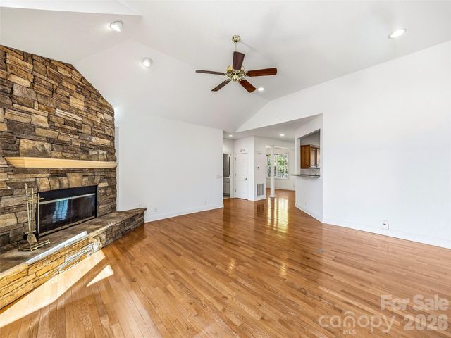 35 Stonecrest Court, Flat Rock, NC 28731