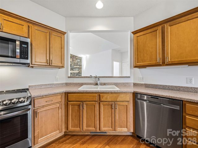 35 Stonecrest Court, Flat Rock, NC 28731