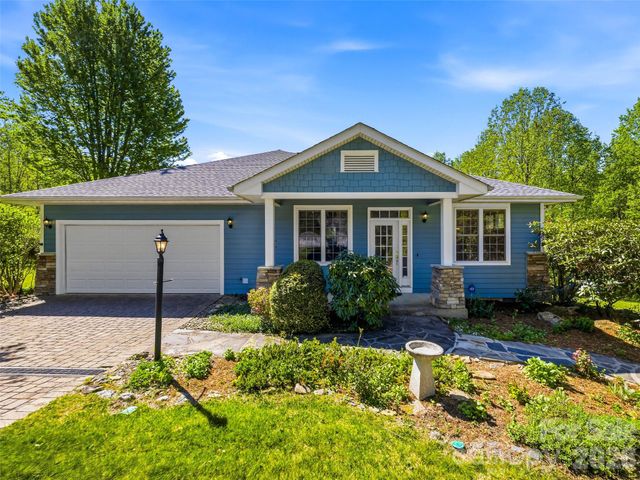 35 Stonecrest Court, Flat Rock, NC 28731