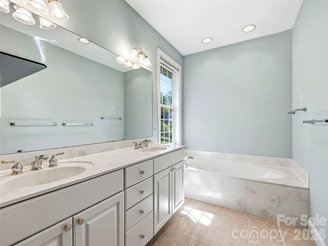 35 Stonecrest Court, Flat Rock, NC 28731