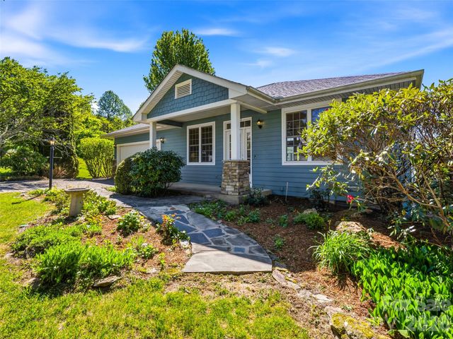 35 Stonecrest Court, Flat Rock, NC 28731