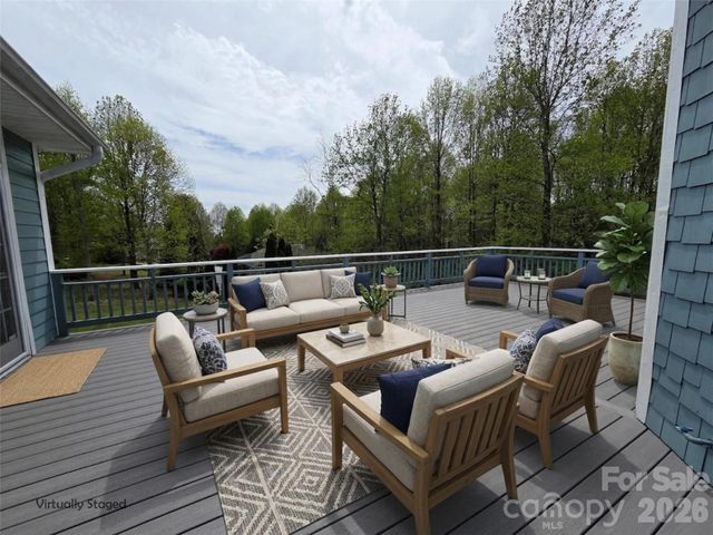 35 Stonecrest Court, Flat Rock, NC 28731