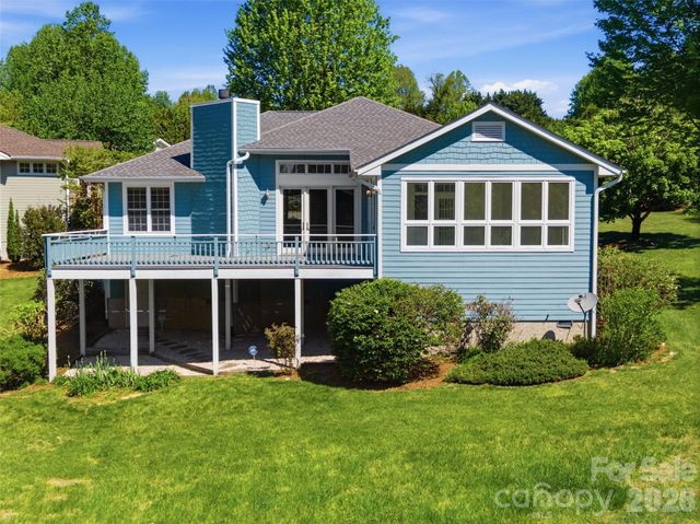 35 Stonecrest Court, Flat Rock, NC 28731