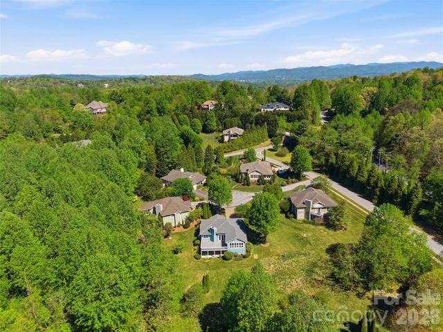 35 Stonecrest Court, Flat Rock, NC 28731