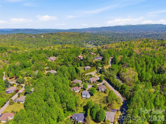 35 Stonecrest Court, Flat Rock, NC 28731