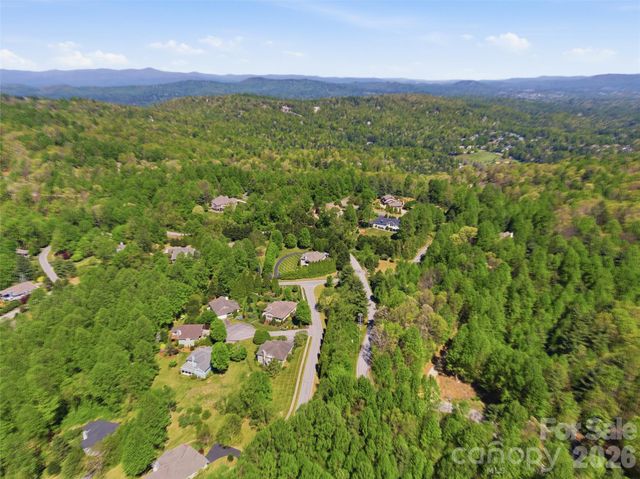 35 Stonecrest Court, Flat Rock, NC 28731