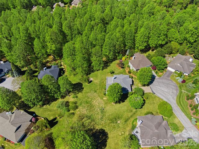 35 Stonecrest Court, Flat Rock, NC 28731