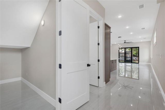 6021 INTERBAY, Tampa, FL 33611