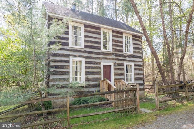 121 YARNICK RD, Great Falls, VA 22066