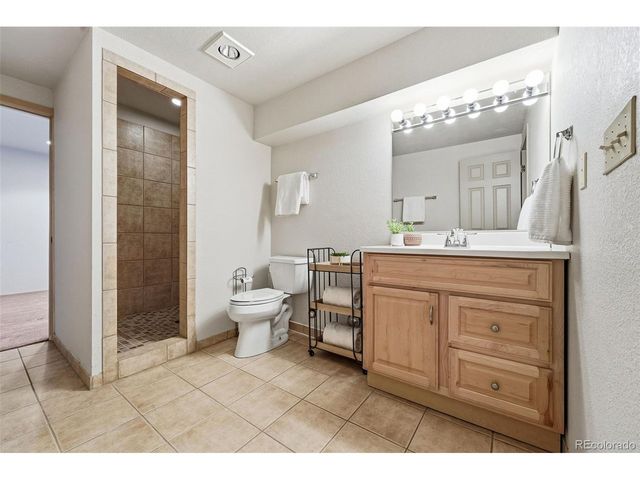 6487 Pierson St, Arvada, CO 80004