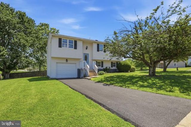 3496 FOX RIDGE CT, Dover, PA 17315