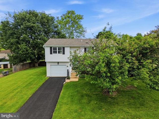 3496 FOX RIDGE CT, Dover, PA 17315